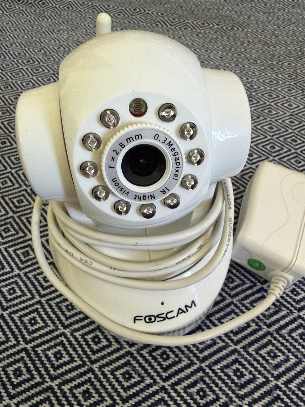 Foscam FI8910W Wireless Indoor Security Camera 0.3 Megapixel Night Vision